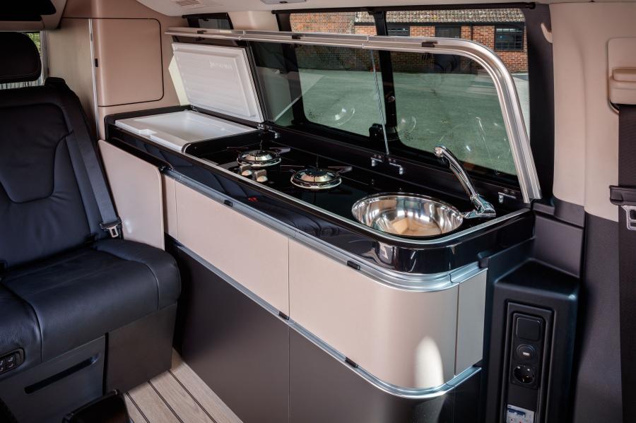 Интерьер Mercedes-Benz Marco Polo (W447) 2017 года  (UK) (фото 3 из 40)